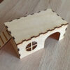 Dřevěný domeček s můstkem - větší (14x8x6)